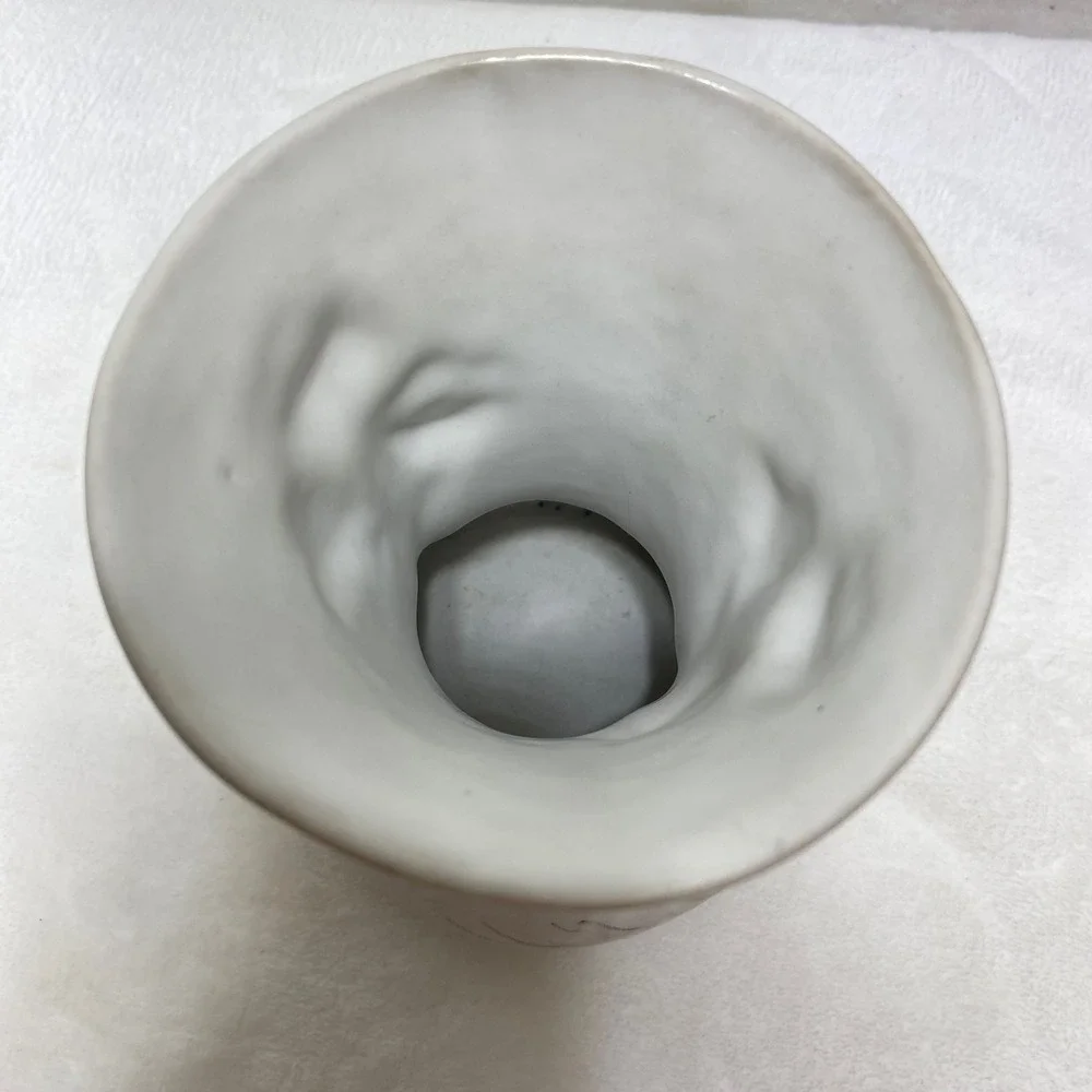 VTG Van Briggle‎ Signed White Cream Ceramic Vase Embossed Tulip  *READ